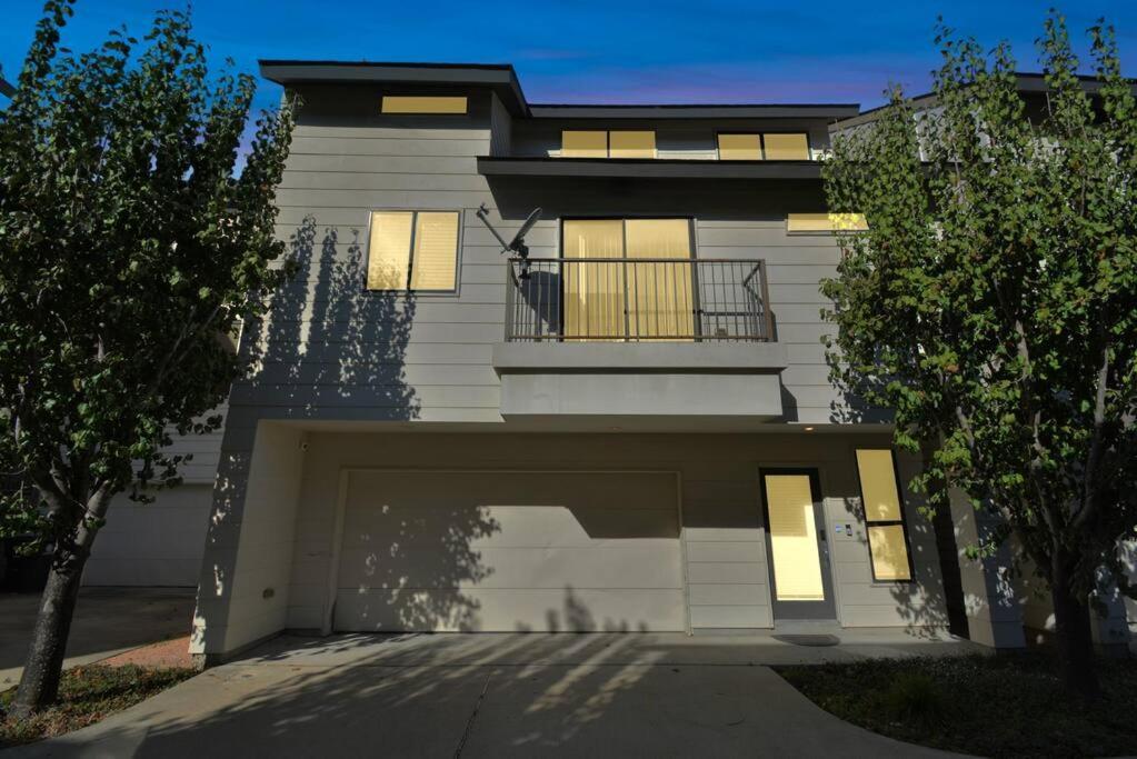3Br/3.5Ba Three Story East Downtown Townhouse With View Villa Houston Exteriör bild