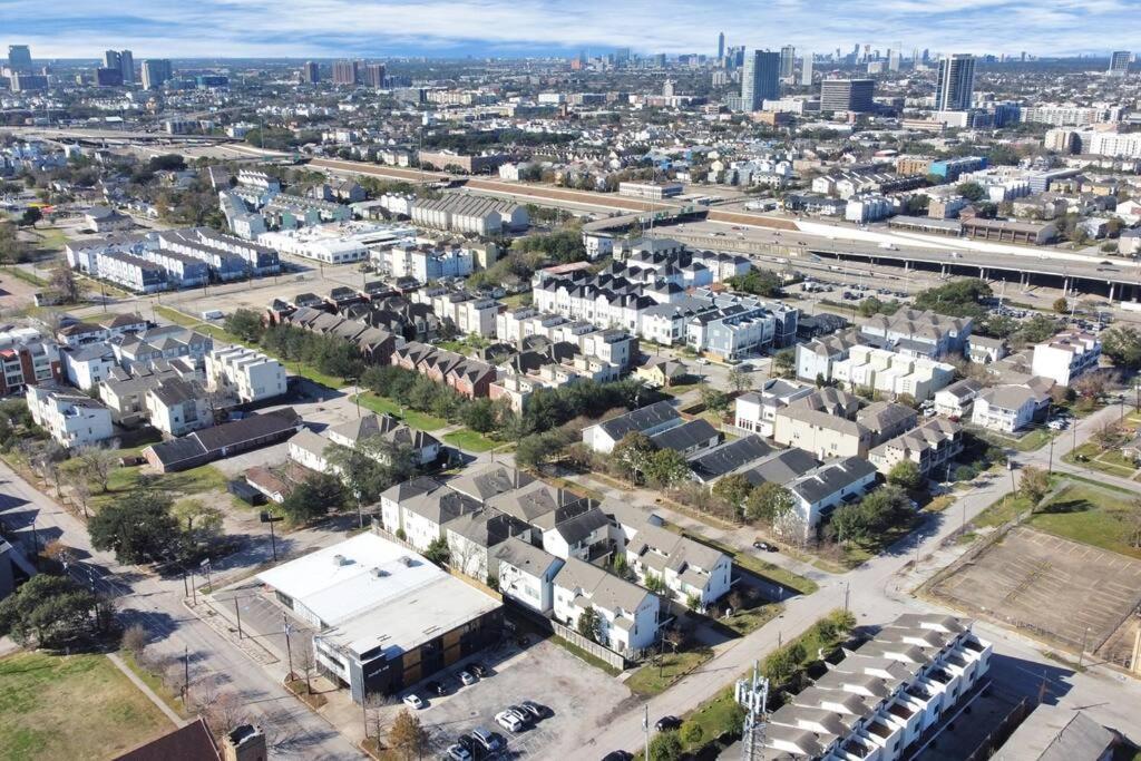 3Br/3.5Ba Three Story East Downtown Townhouse With View Villa Houston Exteriör bild